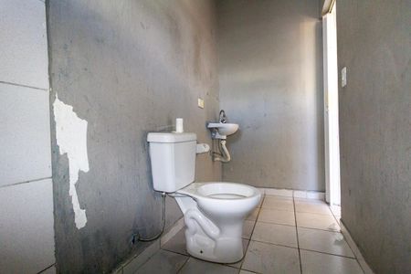 Casa para alugar com 40m², 1 quarto e sem vaga Casa para alugar com 40m², 1 quarto e sem vagaBanheiro