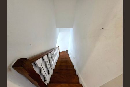 Casa à venda com 120m², 3 quartos e 1 vagaEscada