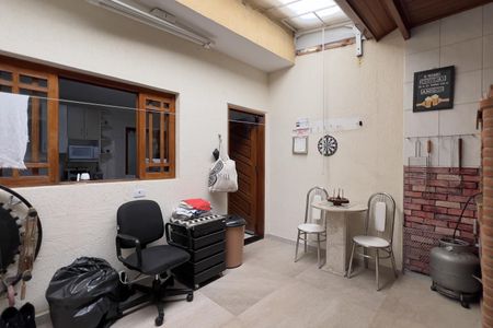 Casa de condomínio à venda com 165m², 2 quartos e sem vaga Casa de condomínio à venda com 165m², 2 quartos e sem vagaCozinha e Área de Serviço