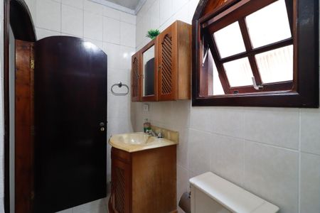 Casa à venda com 165m², 3 quartos e 2 vagasBanheiro