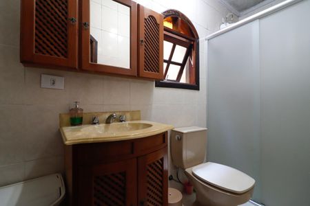Casa à venda com 165m², 3 quartos e 2 vagasBanheiro