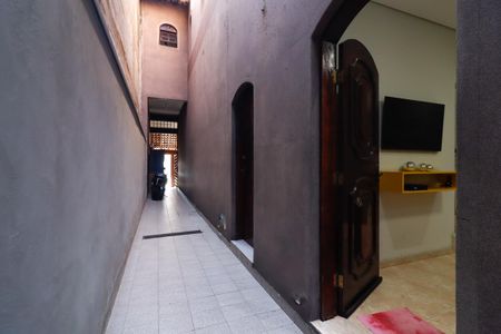 Casa à venda com 165m², 3 quartos e 2 vagasCorredor