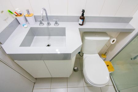 Apartamento à venda com 77m², 3 quartos e 2 vagasBanheiro social