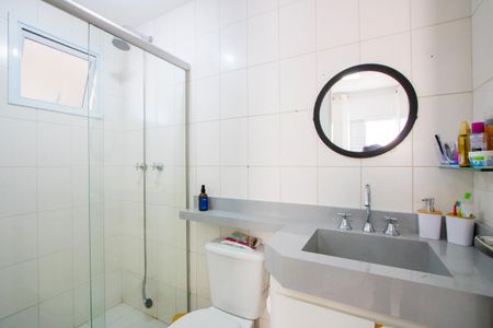 Apartamento à venda com 77m², 3 quartos e 2 vagasBanheiro do quarto 1