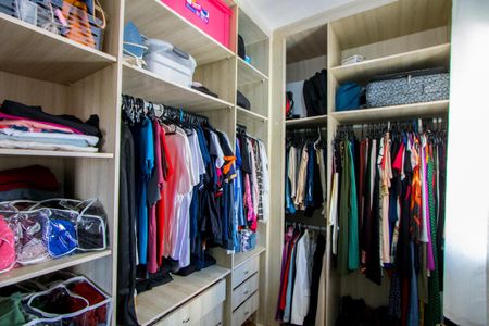 Apartamento à venda com 77m², 3 quartos e 2 vagasCloset do quarto 2