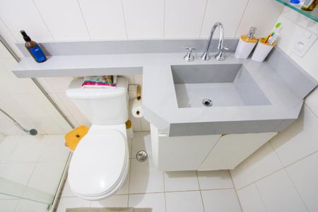 Apartamento à venda com 77m², 3 quartos e 2 vagasBanheiro do quarto 1