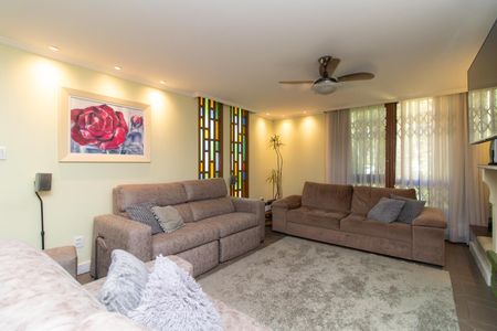 Casa à venda com 265m², 3 quartos e 2 vagasSala