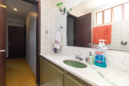 Casa à venda com 265m², 3 quartos e 2 vagasBanheiro da Suíte