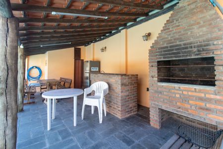 Casa à venda com 265m², 3 quartos e 2 vagasChurrasqueira