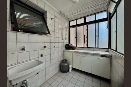 Apartamento à venda com 67m², 2 quartos e 1 vagaÁrea de Serviço