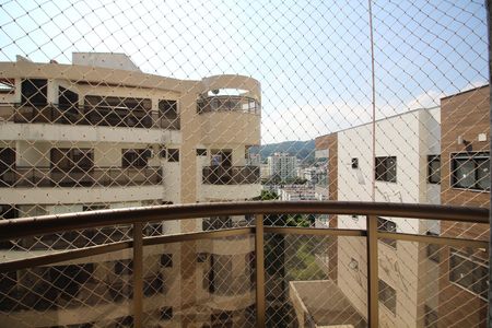 Apartamento à venda com 94m², 3 quartos e 2 vagasQuarto 2 - Varanda