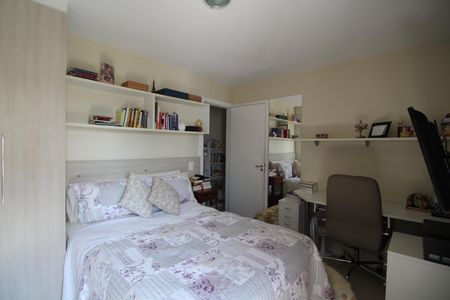 Apartamento à venda com 94m², 3 quartos e 2 vagasQuarto 2