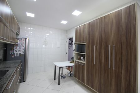 Casa de condomínio à venda com 300m², 4 quartos e 2 vagasCozinha