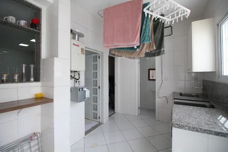 Casa de condomínio à venda com 300m², 4 quartos e 2 vagasÁrea de Serviço