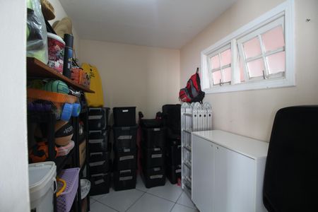 Casa de condomínio à venda com 300m², 4 quartos e 2 vagasQuarto de Serviço