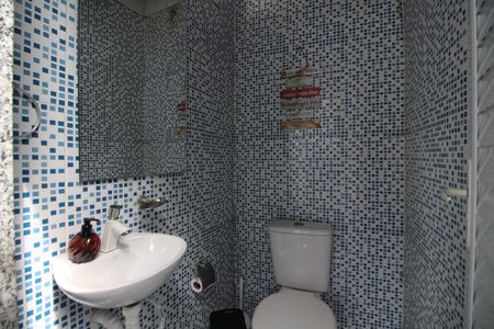 Casa de condomínio à venda com 300m², 4 quartos e 2 vagasLavabo Externo