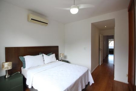 Casa de condomínio à venda com 300m², 4 quartos e 2 vagasQuarto 3