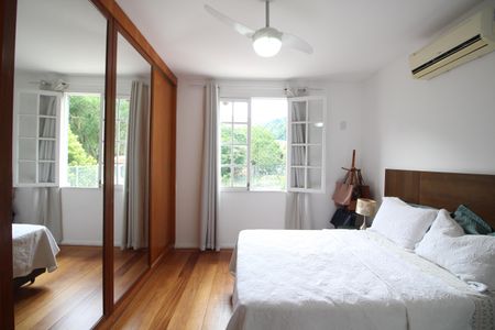 Casa de condomínio à venda com 300m², 4 quartos e 2 vagasQuarto 3