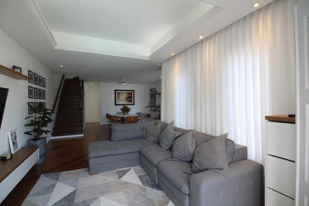 Casa de condomínio à venda com 300m², 4 quartos e 2 vagasSala