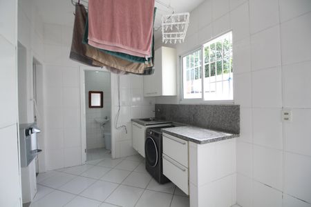 Casa de condomínio à venda com 300m², 4 quartos e 2 vagasÁrea de Serviço