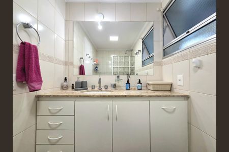 Apartamento à venda com 112m², 3 quartos e 1 vaga Apartamento à venda com 112m², 3 quartos e 1 vagaBanheiro Social