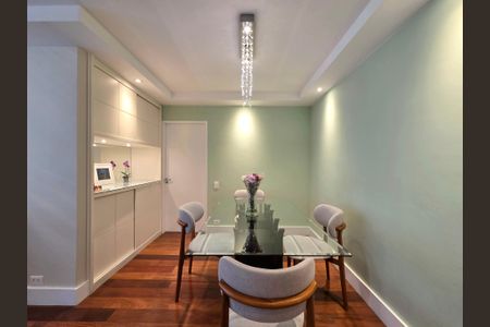 Apartamento à venda com 112m², 3 quartos e 1 vaga Apartamento à venda com 112m², 3 quartos e 1 vagaSala