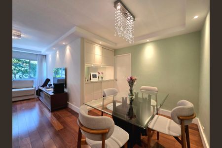 Apartamento à venda com 112m², 3 quartos e 1 vaga Apartamento à venda com 112m², 3 quartos e 1 vagaSala