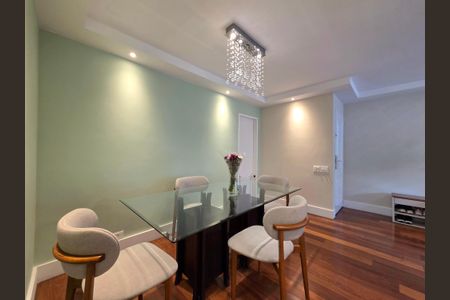 Apartamento à venda com 112m², 3 quartos e 1 vaga Apartamento à venda com 112m², 3 quartos e 1 vagaSala