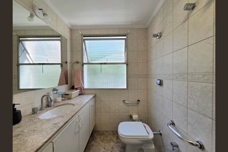Apartamento à venda com 112m², 3 quartos e 1 vaga Apartamento à venda com 112m², 3 quartos e 1 vagaBanheiro da Suíte