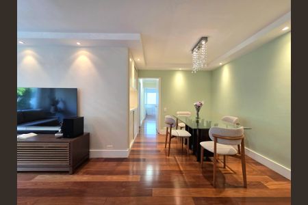 Apartamento à venda com 112m², 3 quartos e 1 vaga Apartamento à venda com 112m², 3 quartos e 1 vagaSala