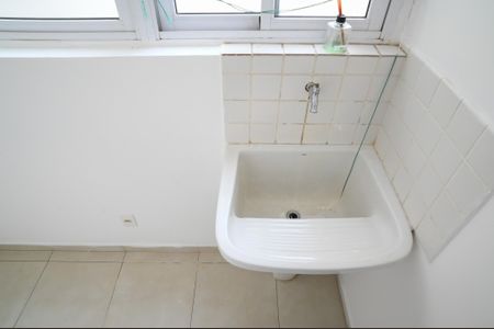 Apartamento à venda com 83m², 3 quartos e 1 vagaÁrea de Serviço