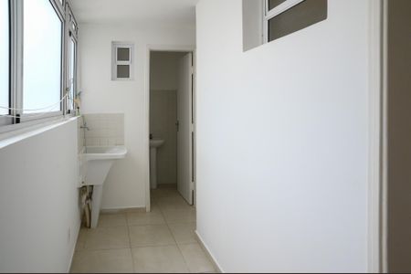 Apartamento à venda com 83m², 3 quartos e 1 vagaÁrea de Serviço