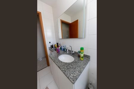 Casa de condomínio à venda com 147m², 3 quartos e 2 vagas Casa de condomínio à venda com 147m², 3 quartos e 2 vagasBanheiro