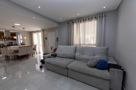 Casa de condomínio à venda com 147m², 3 quartos e 2 vagas Casa de condomínio à venda com 147m², 3 quartos e 2 vagasSala