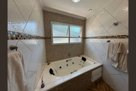 Casa à venda com 342m², 3 quartos e 4 vagas Casa à venda com 342m², 3 quartos e 4 vagasBanheiro da Suíte 3