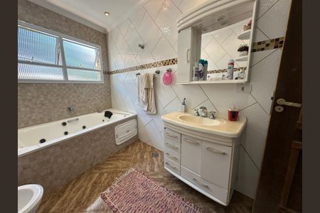 Casa à venda com 342m², 3 quartos e 4 vagas Casa à venda com 342m², 3 quartos e 4 vagasBanheiro da Suíte 3