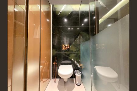 Apartamento para alugar com 73m², 2 quartos e 1 vaga Apartamento para alugar com 73m², 2 quartos e 1 vagaBanheiro da Suíte 1