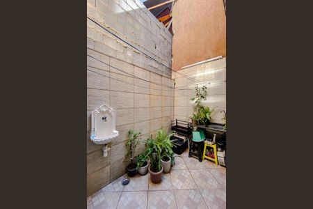 Casa à venda com 75m², 3 quartos e sem vagaÁrea externa