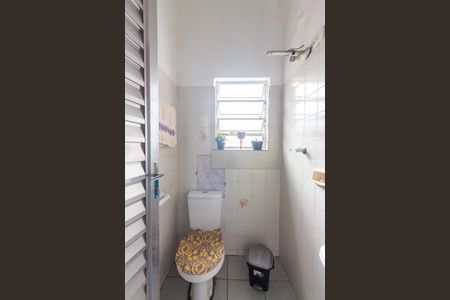 Casa à venda com 300m², 6 quartos e 4 vagasBanheiro 2