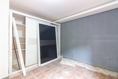 Casa à venda com 300m², 6 quartos e 4 vagasQuarto 3