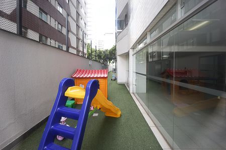 Apartamento à venda com 90m², 3 quartos e 2 vagas Apartamento à venda com 90m², 3 quartos e 2 vagasÁrea comum - Playground