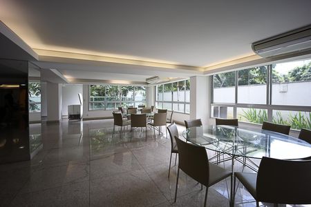 Apartamento à venda com 90m², 3 quartos e 2 vagas Apartamento à venda com 90m², 3 quartos e 2 vagasÁrea comum - Salão de festas