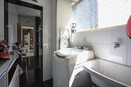 Apartamento à venda com 90m², 3 quartos e 2 vagas Apartamento à venda com 90m², 3 quartos e 2 vagasÁrea de Serviço