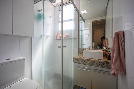 Apartamento à venda com 90m², 3 quartos e 2 vagas Apartamento à venda com 90m², 3 quartos e 2 vagasBanheiro Social