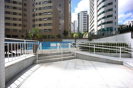 Apartamento à venda com 90m², 3 quartos e 2 vagas Apartamento à venda com 90m², 3 quartos e 2 vagasÁrea comum - Piscina