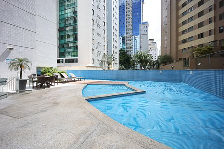 Apartamento à venda com 90m², 3 quartos e 2 vagas Apartamento à venda com 90m², 3 quartos e 2 vagasÁrea comum - Piscina