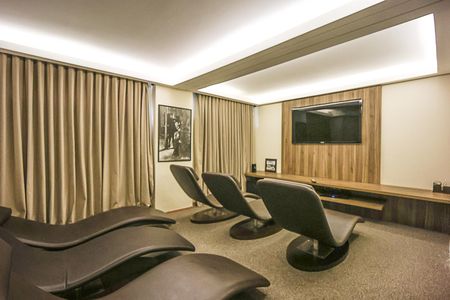 Apartamento à venda com 90m², 3 quartos e 2 vagas Apartamento à venda com 90m², 3 quartos e 2 vagasÁrea comum - Cinema