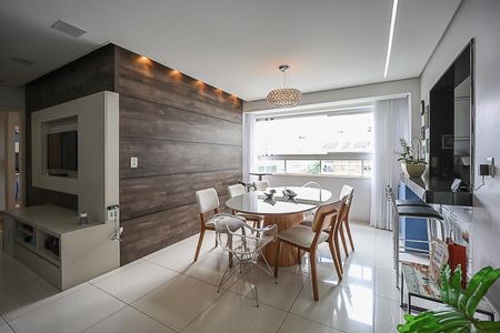Apartamento à venda com 90m², 3 quartos e 2 vagas Apartamento à venda com 90m², 3 quartos e 2 vagasSala de Jantar