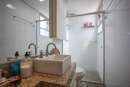 Apartamento à venda com 90m², 3 quartos e 2 vagas Apartamento à venda com 90m², 3 quartos e 2 vagasBanheiro Suíte