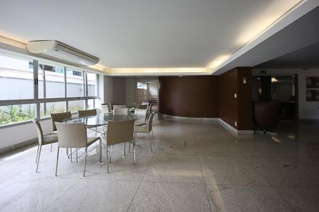 Apartamento à venda com 90m², 3 quartos e 2 vagas Apartamento à venda com 90m², 3 quartos e 2 vagasÁrea comum - Salão de festas